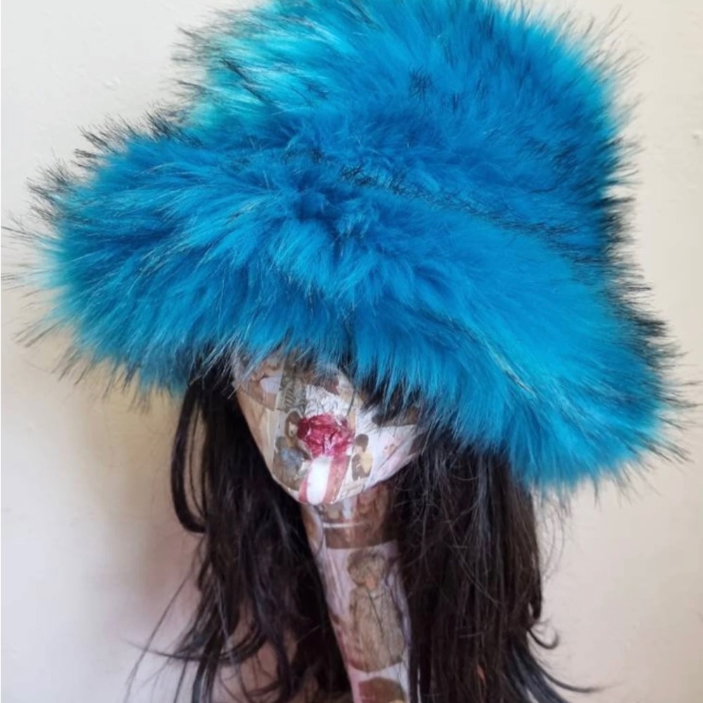TURQUOISE POLAR FLEECE LINED FAUX FUR HAT
